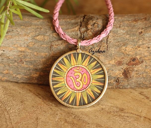 Om locket for hand discount