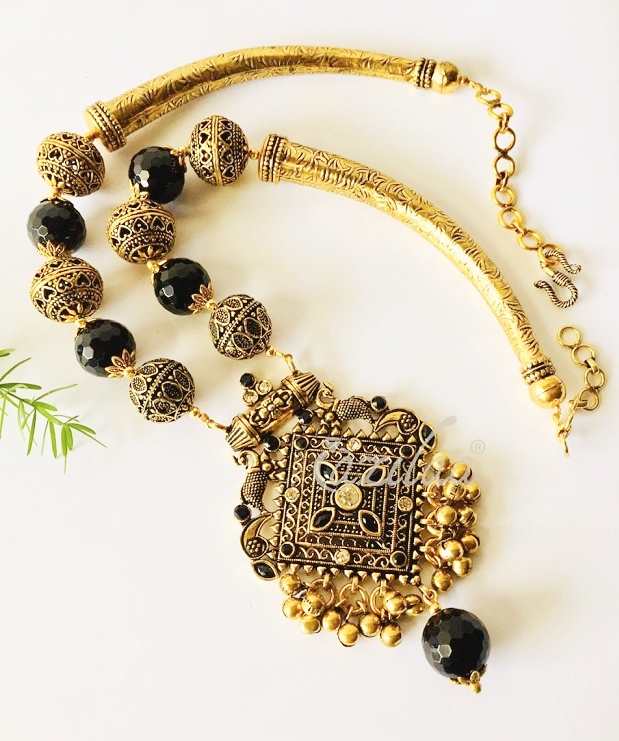 Black gemstone peacock antique gold tone necklace earrings set