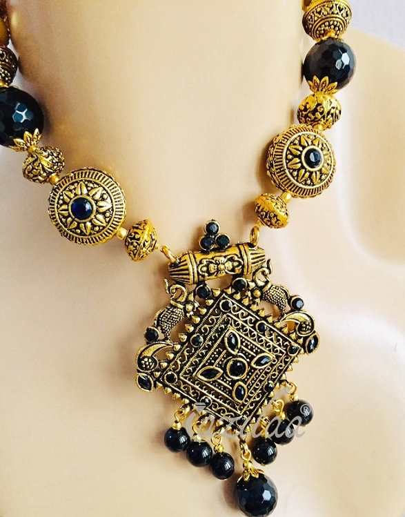  Peacock  Black gemstone antique gold tone necklace earrings set