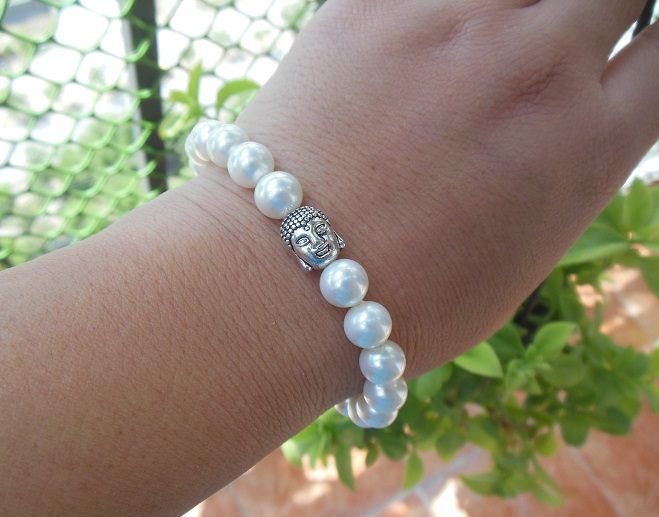 Buddha pearl silver beaded bracelet