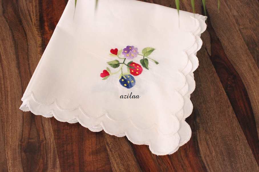 Classic strawberries white cotton hand embroidered table cloth 01