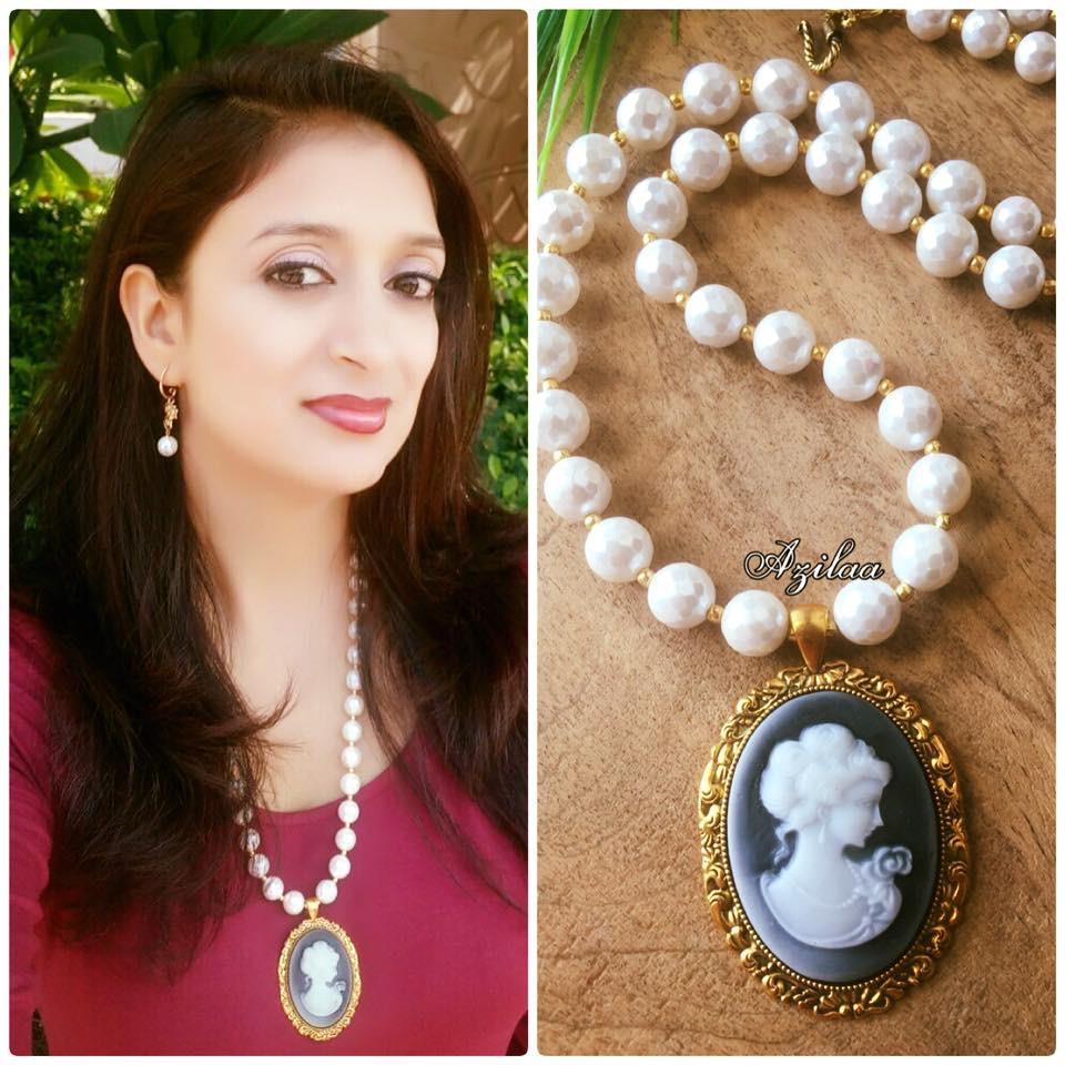 Elegant lady pearl golden designer necklace