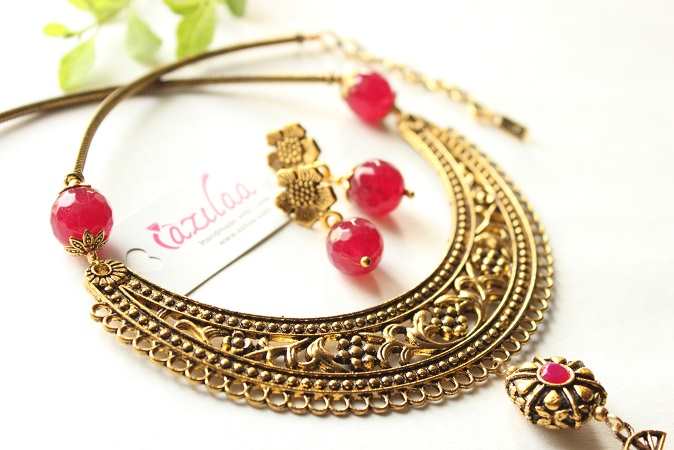 Ethnic Pinkish maroon choker beaded golden necklace earrings set