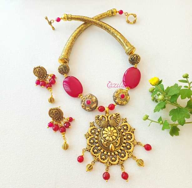 Ethnic statement maroon golden gemstone necklace set