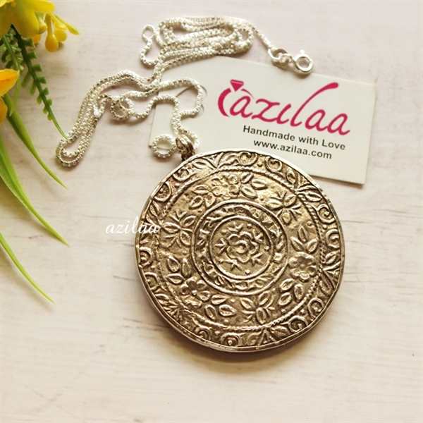 God Krishna pendant Sterling silver chain 01 at ₹2950 Azilaa