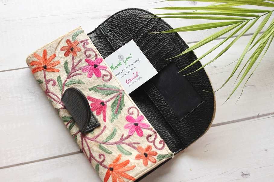 Gorgeous cream velvet embroidery purse clutch bag