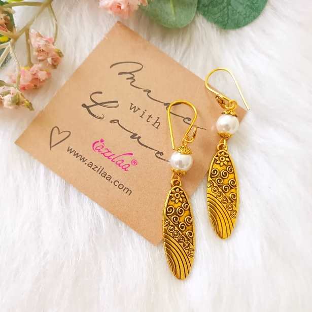 Gorgeous pearl golden charm earrings