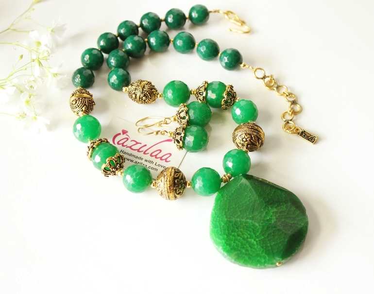 Statement Green antique gold tone necklace earrings set