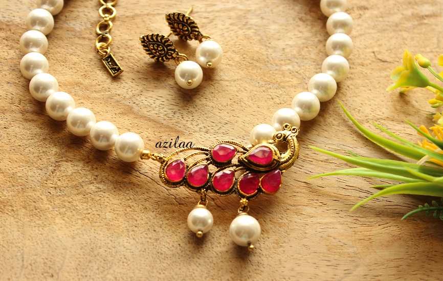 Peacock classic pearl necklace earrings