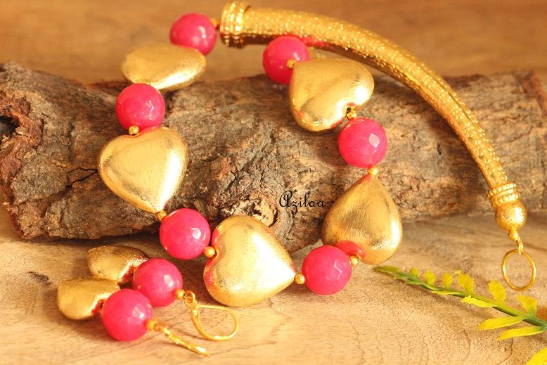 Statement Goldern hearts beaded Pink handmade necklace earrings 