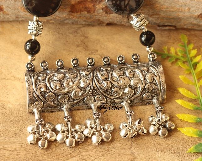 Statement ethnic style huge pendant black gemstone necklace set