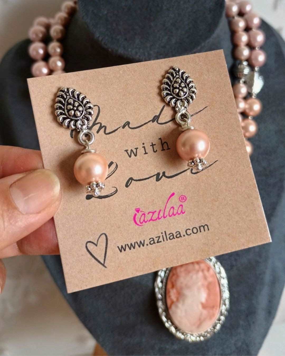 Vintage style lady pink pearl golden designer necklace set