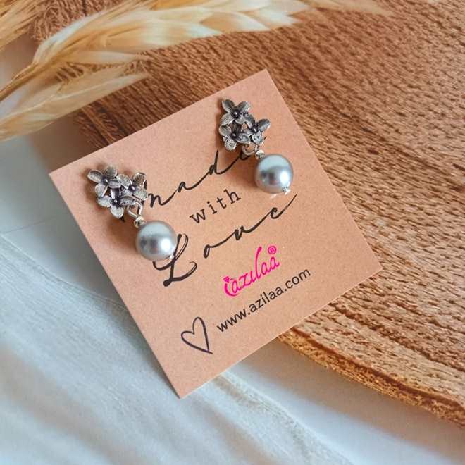 Vintage style silver pearl necklace set