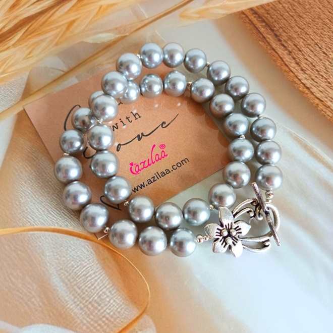 Vintage style silver pearl necklace set