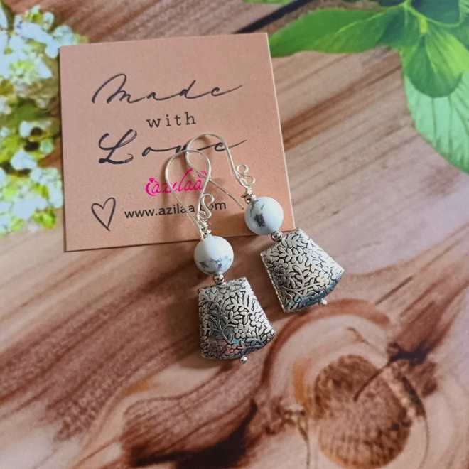 White Gemstone Flower Earrings